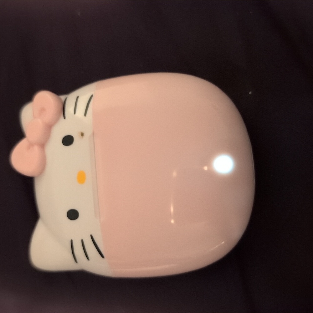 Hello Kitty airpods